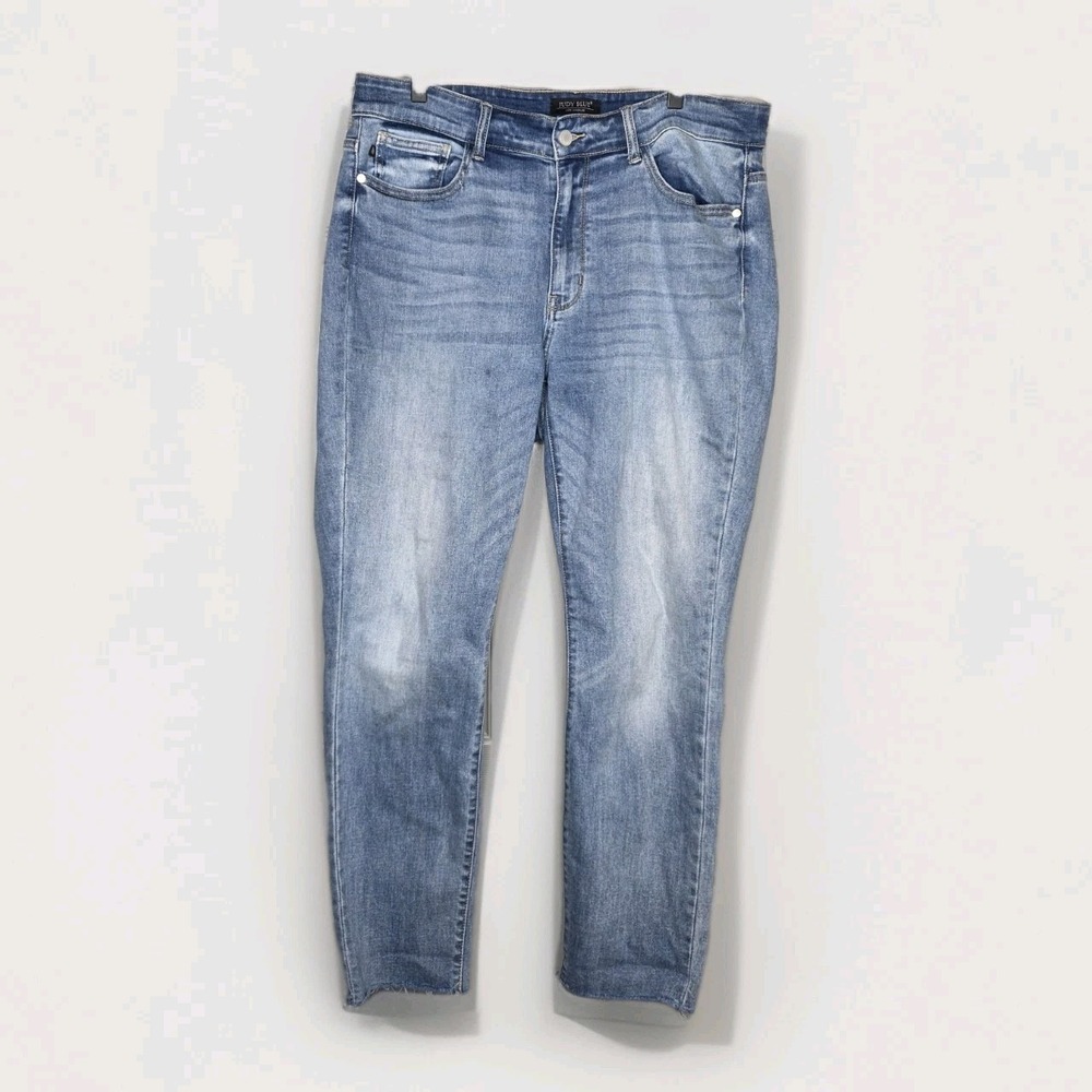 Judy Blue Light Blue Ankle Crop Jeans